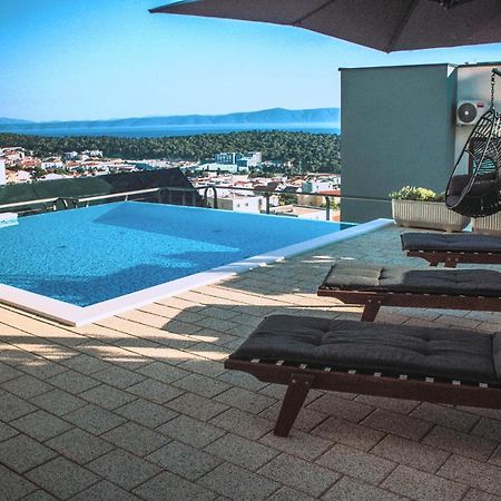 Apartment With Private Pool "Patricia" Makarska Exterior photo