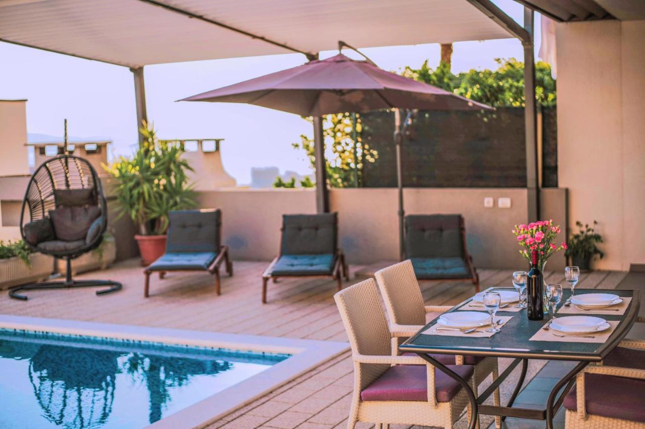 Apartment With Private Pool "Patricia" Makarska Exterior photo
